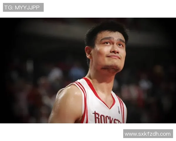 寻找姚明的精彩瞬间与经典图片分享，感受篮球巨星的魅力与风采