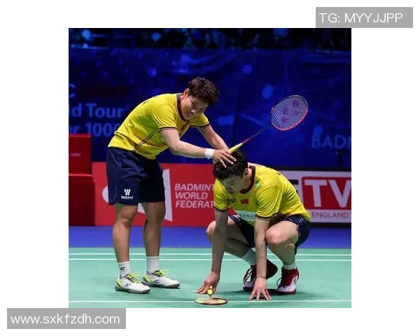 成都羽毛球队与广州羽毛球队赛后复盘分析意识差异与战术调整探讨 成都羽毛球队与广州羽毛球队赛后复盘分析意识差异与战术调整探讨